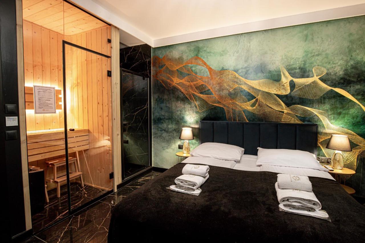 Apartament Jacuzzi Glass-house Station *