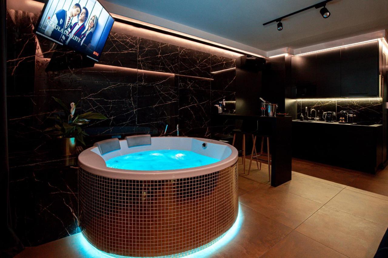 Apartament Jacuzzi Glass-house Station